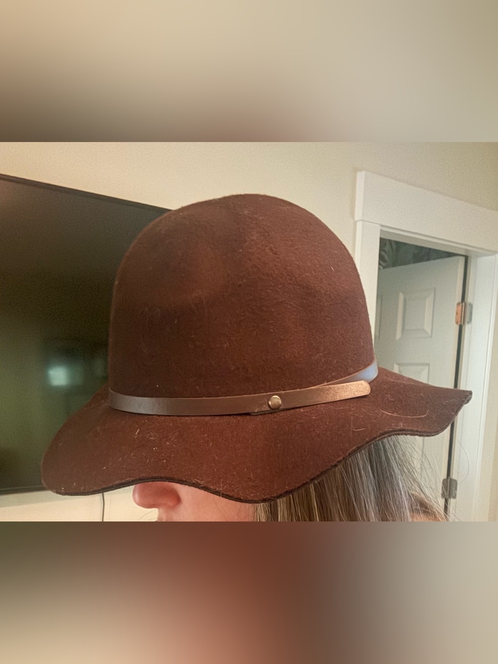 🩷 Brown Felt Wide-Brim Hat with Leather Band